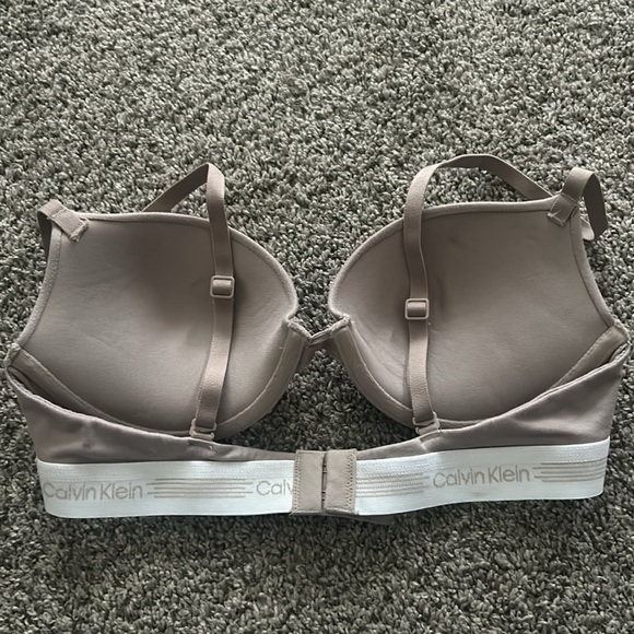Calvin Klein Bra - Picture 2 of 4